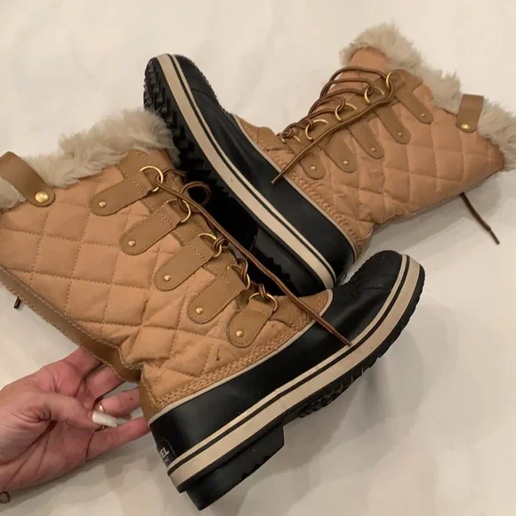 Sorel Tan and Black Winter Boots - Picture 7 of 11